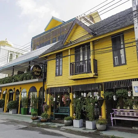 Yellow Lamoon Hotel